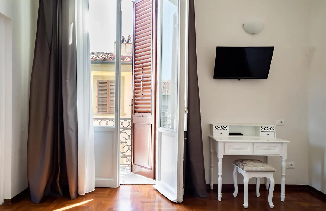 Live Florence Guest House-1