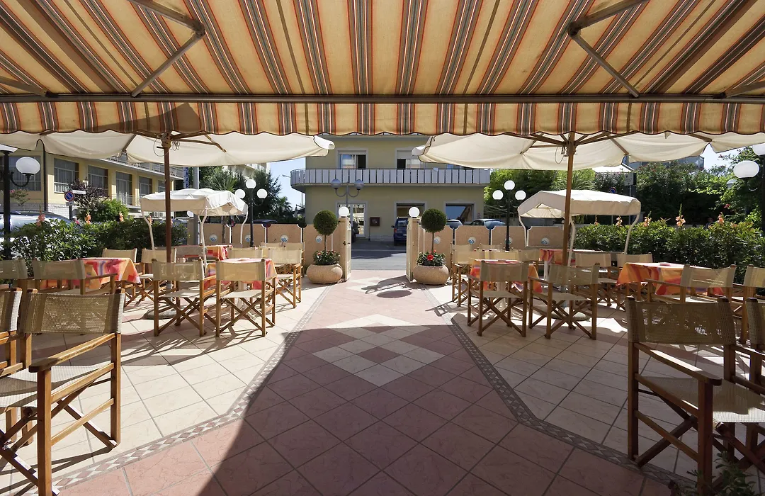 Hotel Losanna Cervia-1