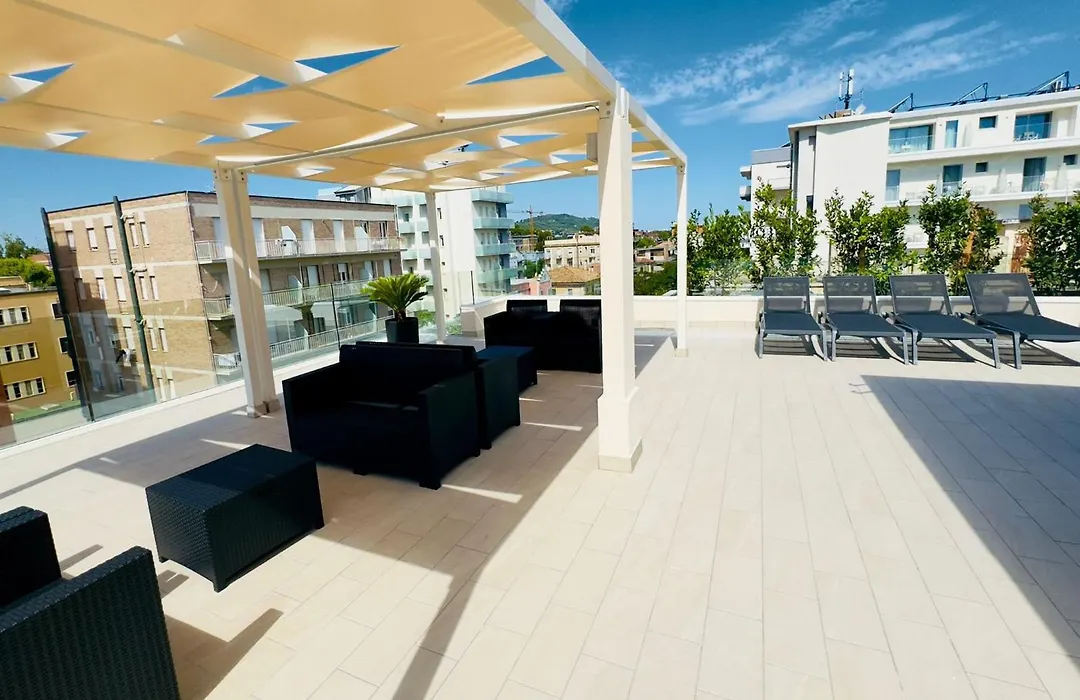 Palms Beach Pesaro Residence-1