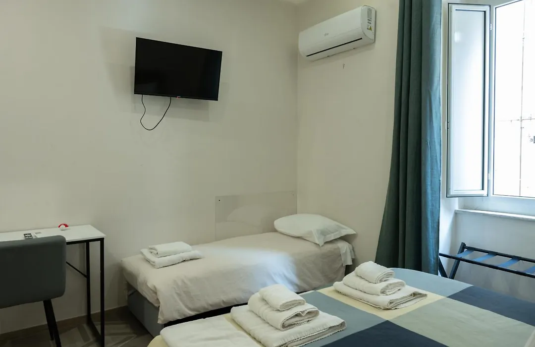 Napoli Centro Rooms-1