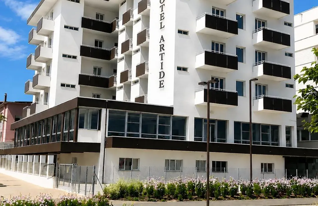 Hotel Artide - Beach Front-1