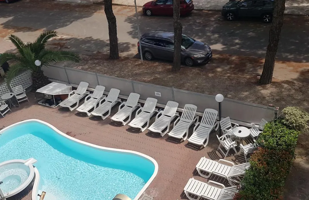 Hotel Monaco - parcheggio incluso e piscina-1
