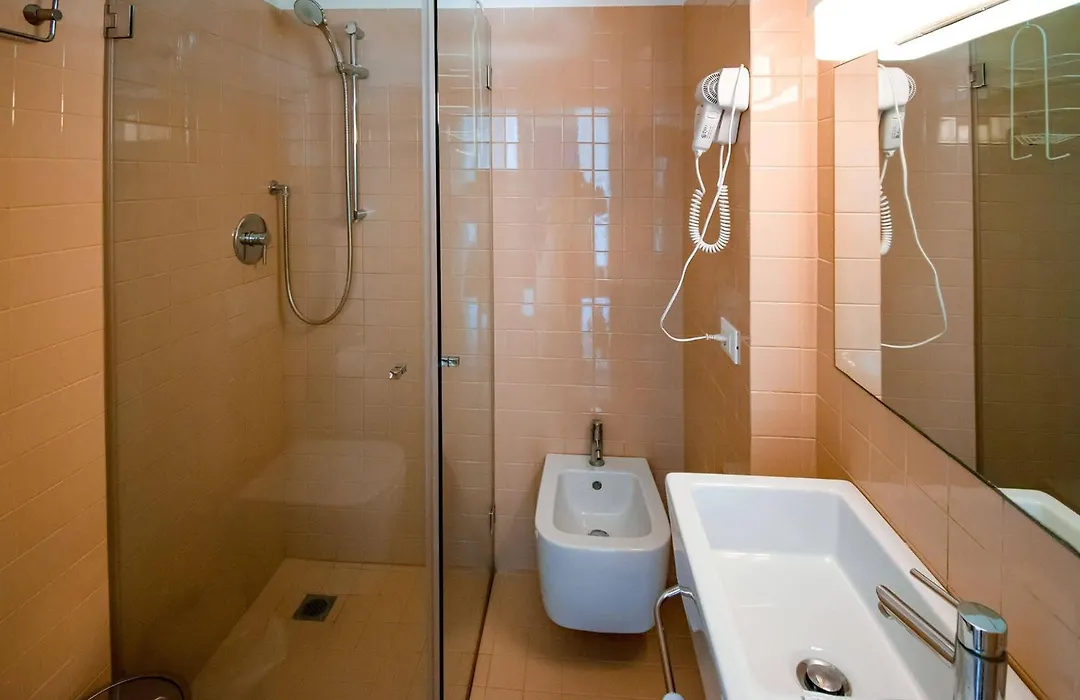 Hotel Brig Fronte Mare Nuova Gestione-1