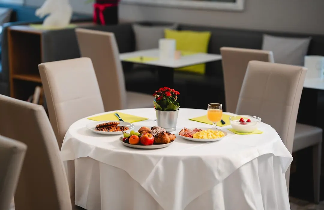 Hotel Anny-1