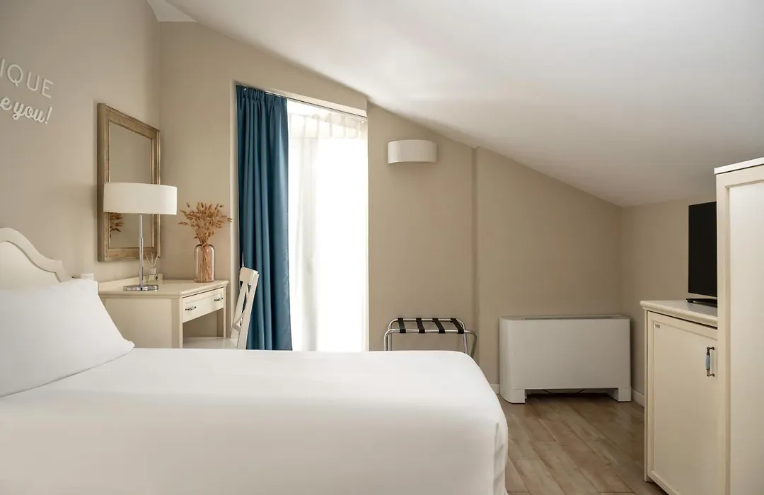 BeYou Hotel Villa Rosa-1