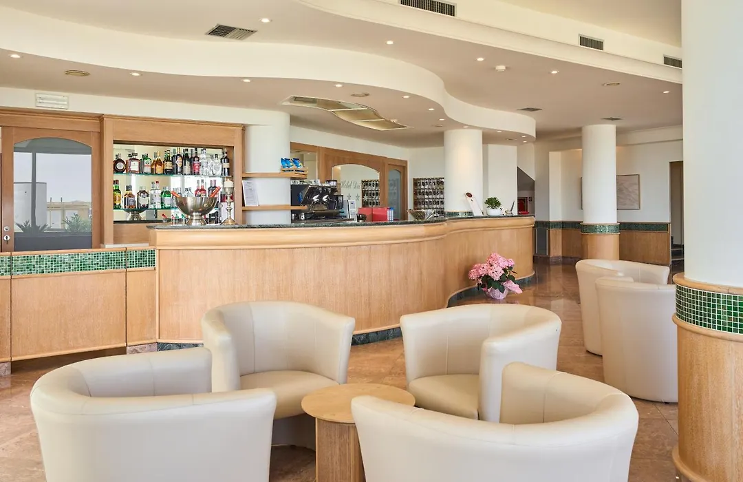 Hotel Dei Cesari - Fronte Mare - Breakfast XXL fino alle 12-1