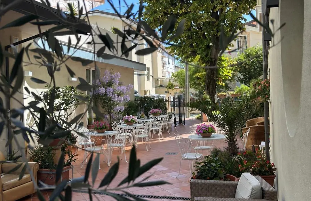 Hotel Ricchi-1