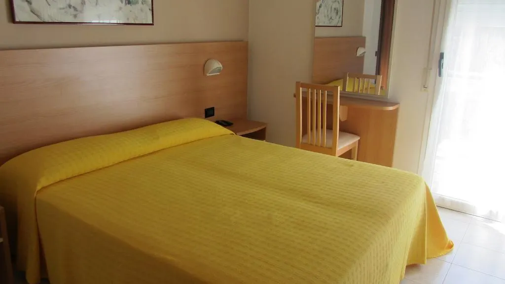 Hotel Villa Dina-1