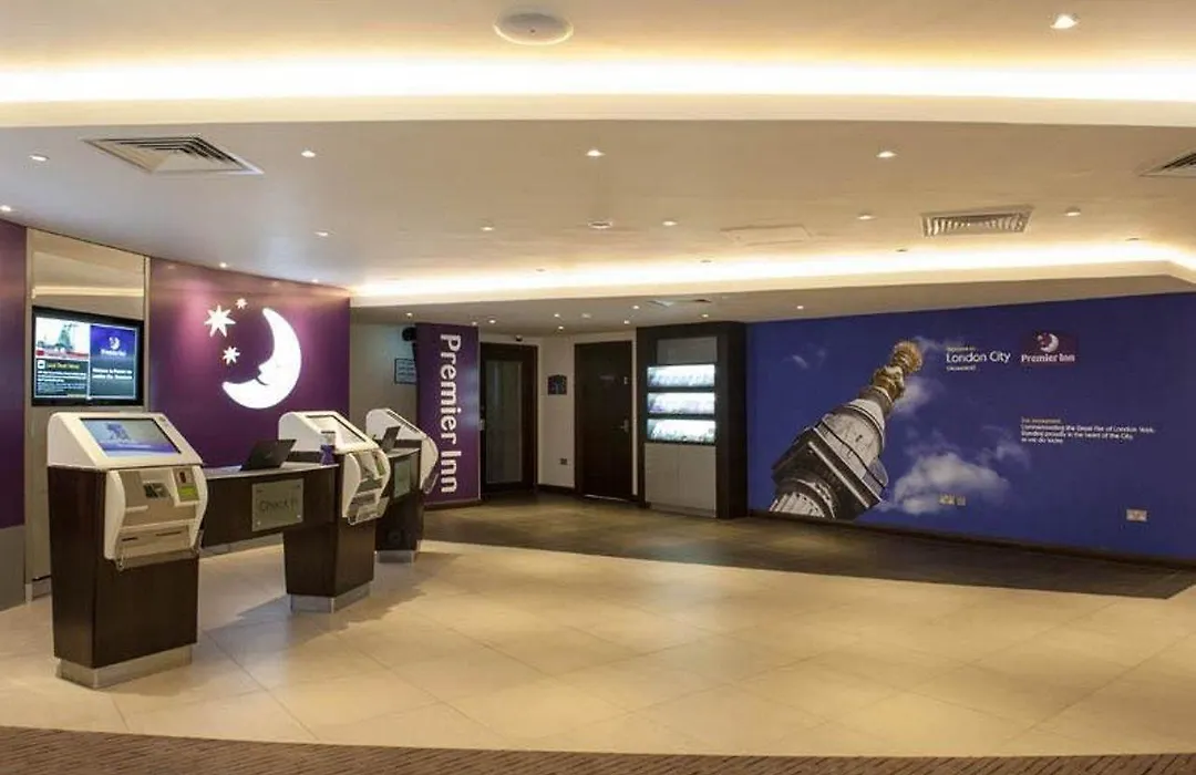 Premier Inn London Bank-1