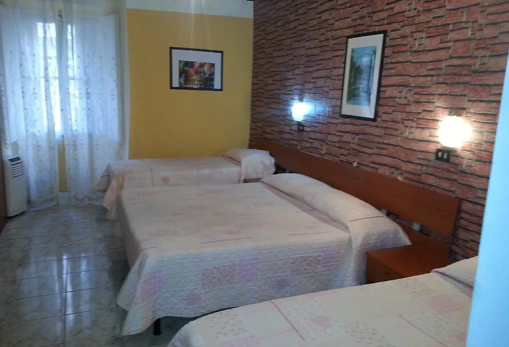 Roxena House-1