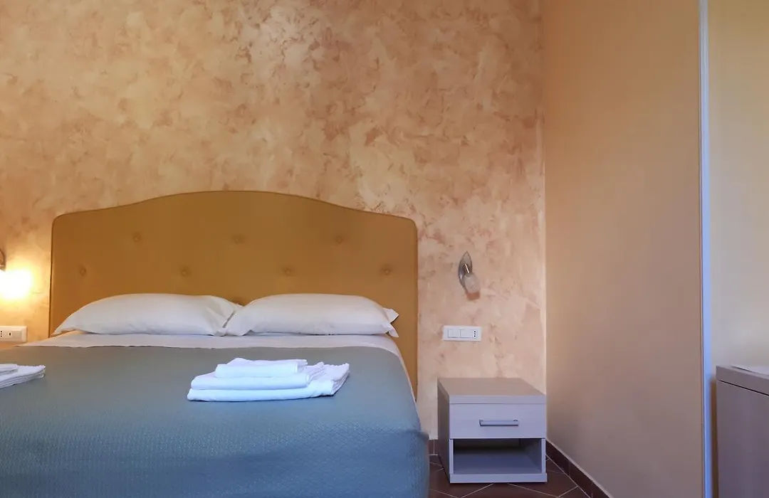 Clodio Rooms-1
