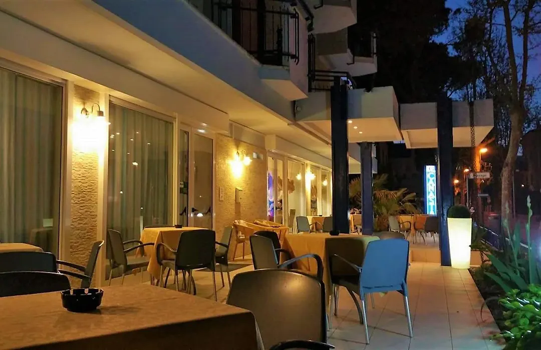 Hotel Canasta-1