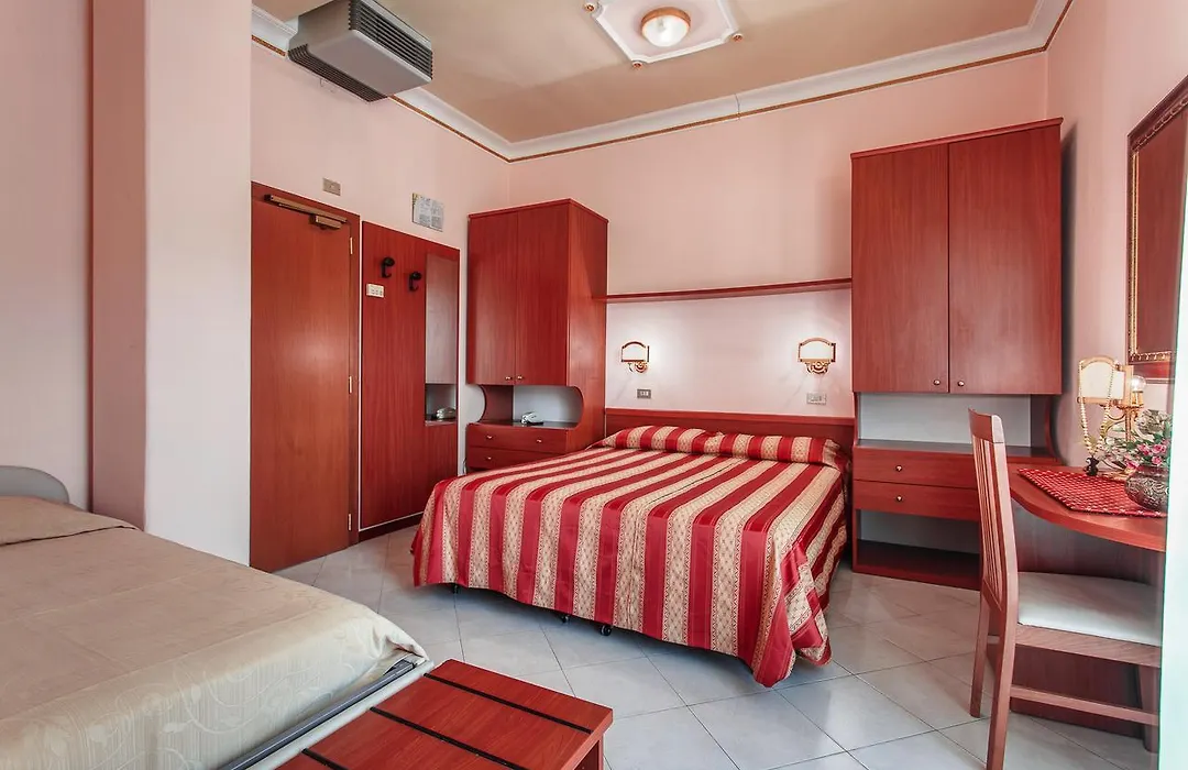 Hotel Villa Pina-1