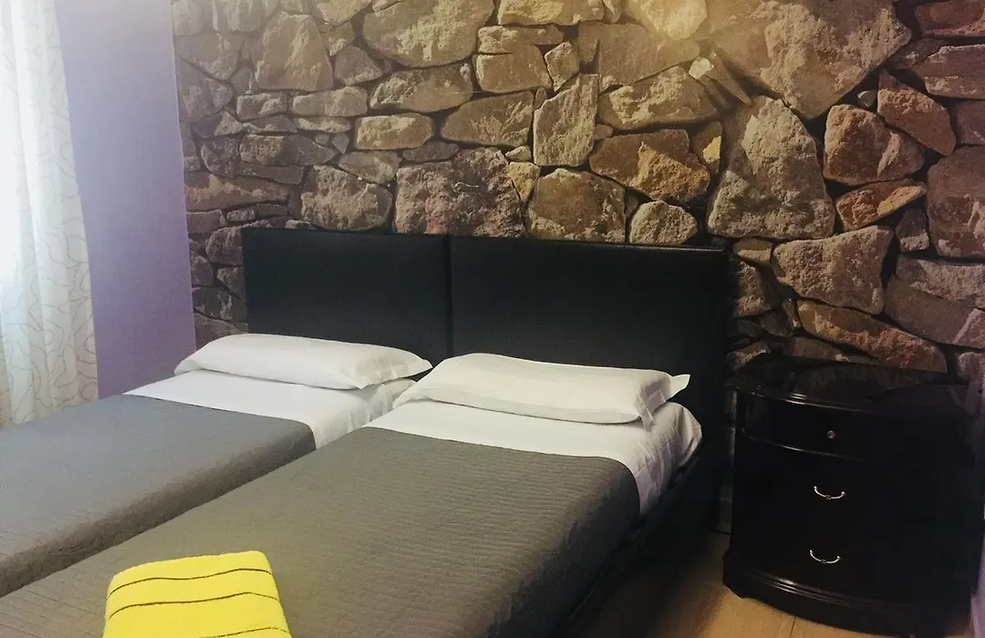 Rome City Hostel-1
