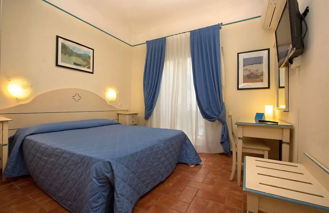 Hotel Crocini-1