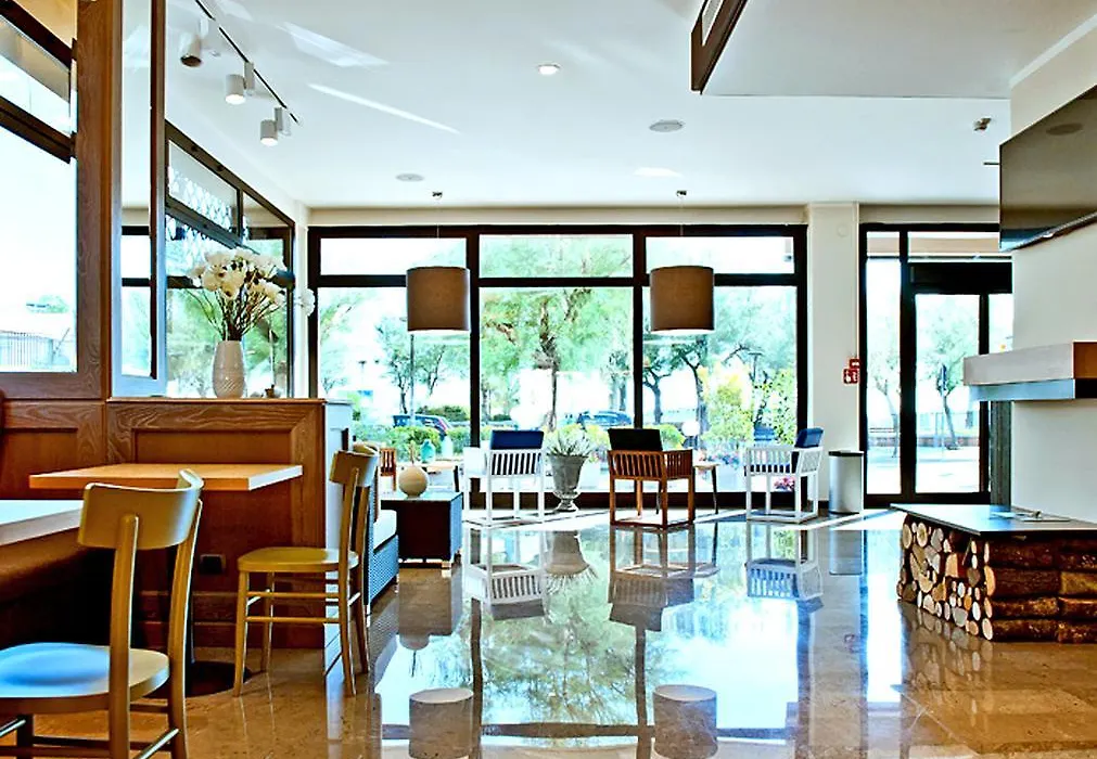 Hotel Ambassador-1