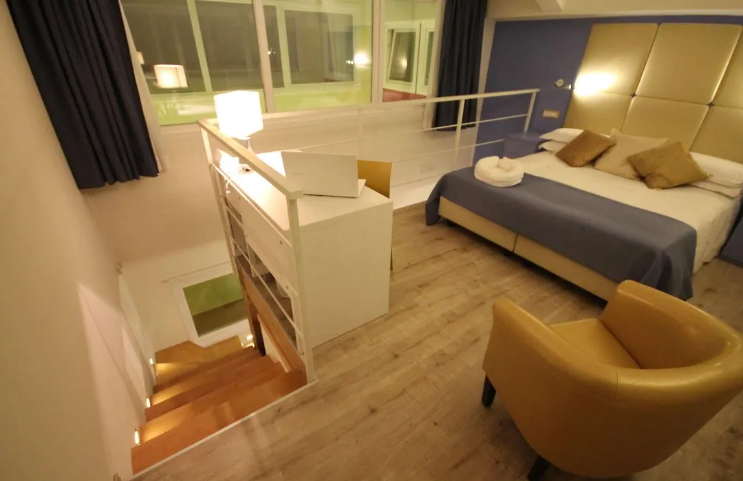 Tango Hotel-1