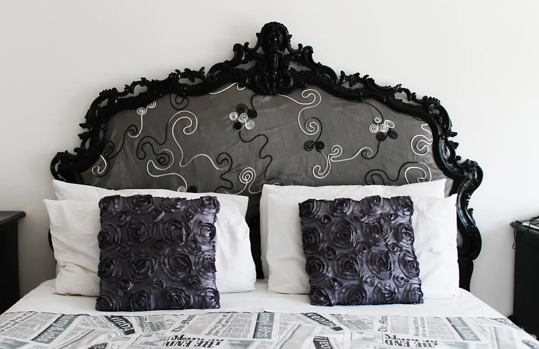 Gallery Guesthouse-1
