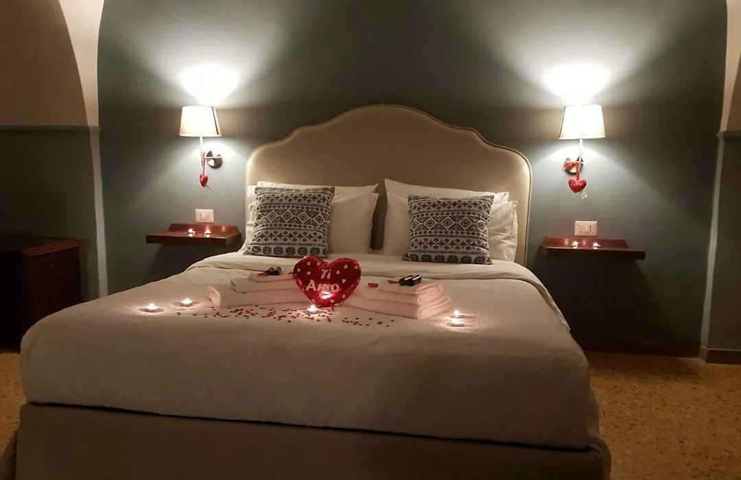 Aragonese Luxury Rooms-1