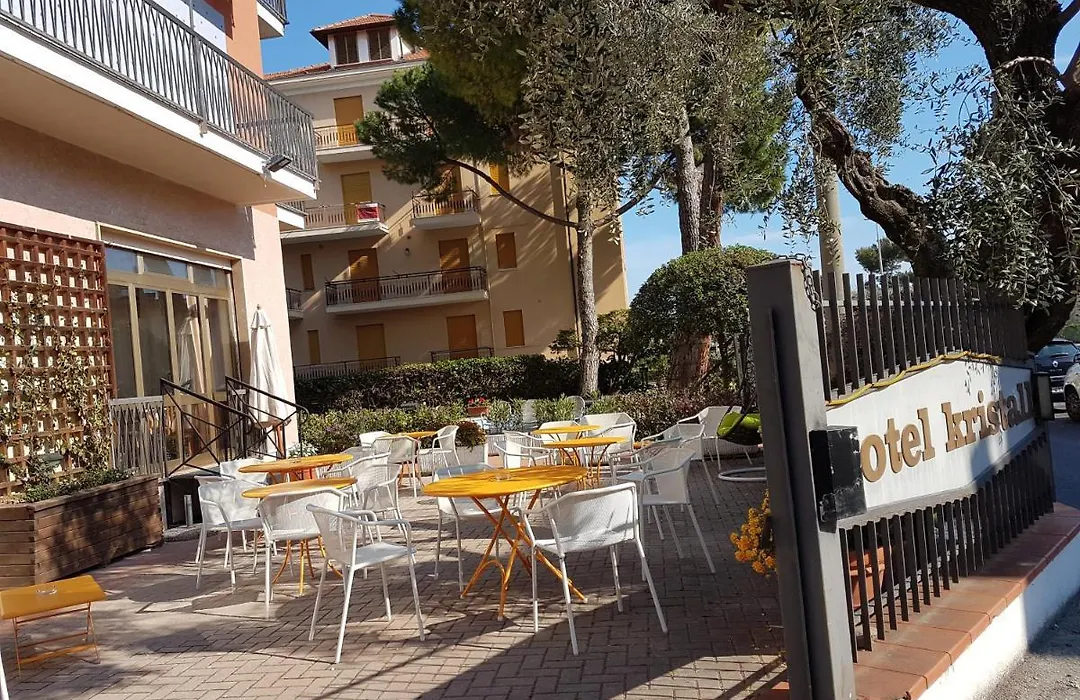 Hotel Kristall-1