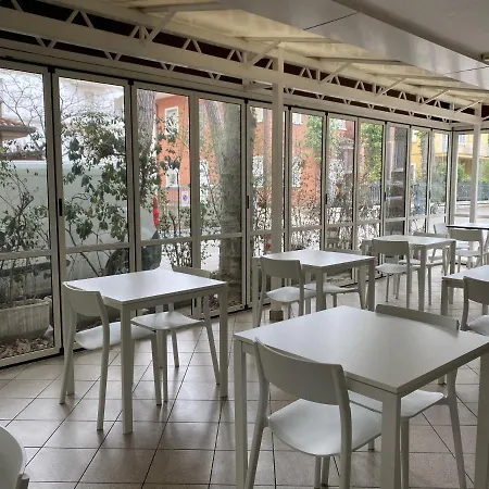 Hotel Modenese-2
