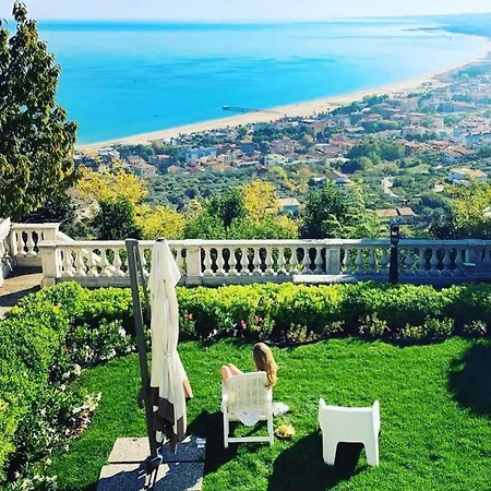Secret Garden - Suites & Apartments-2
