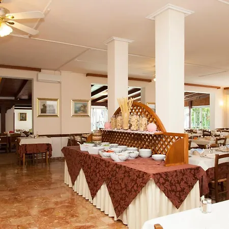 Hotel Arborea-3