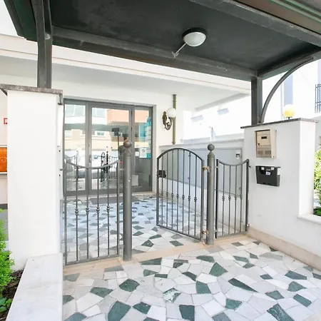 Residence Villa Dei Pini-2