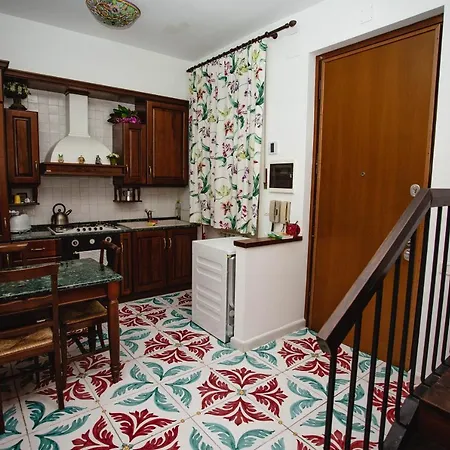 Delfini Trevi House-3