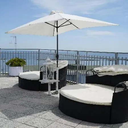 Hotel Embassy-3