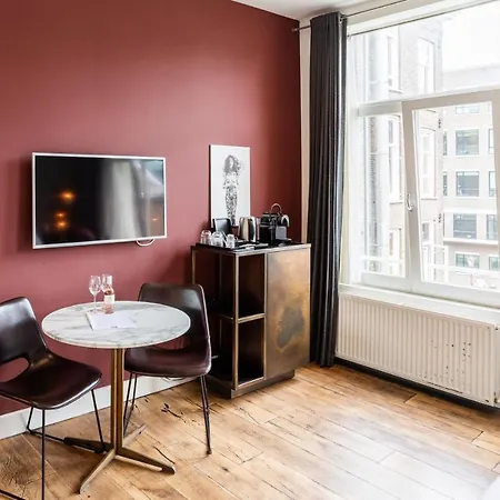 Weber Hotel 397-3