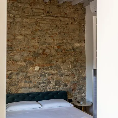 Leovinci Rooms-3