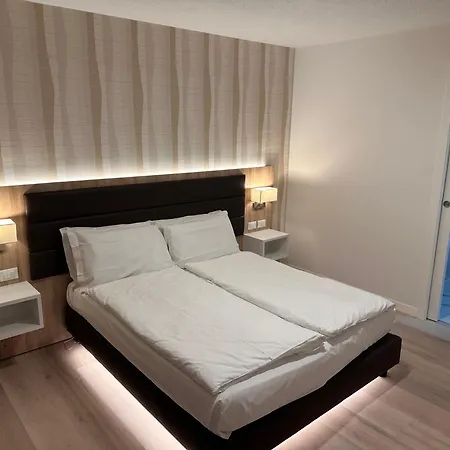 Hotel Derby S-3