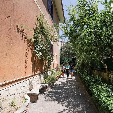 Los Mochileros Hostel-3