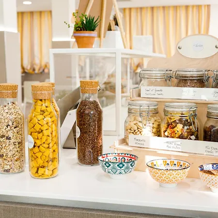 Hotel Ariane - Beachfront, Xxl Breakfast & Sea View-3