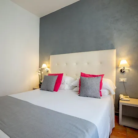 Hotel Gabriella-2