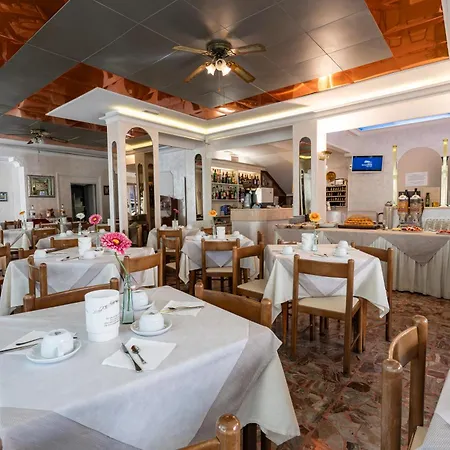 Hotel Britannia Rimini Marina centro-2