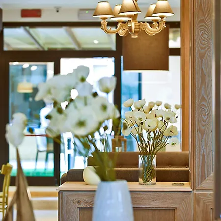 Hotel Ambassador-2