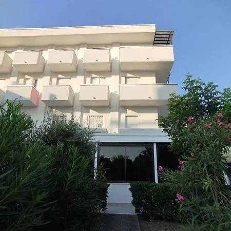 Hotel Pigalle-3