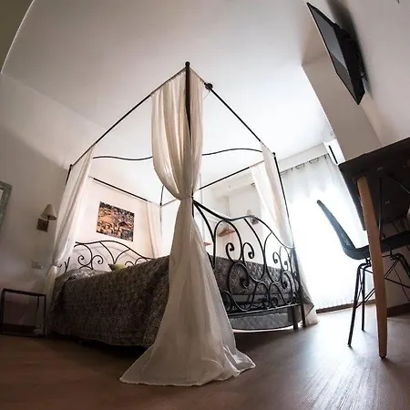 Verrazzano 37 Guest House-3