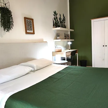 Casa Viola a 900 mt dalla Staz. Centrale-2