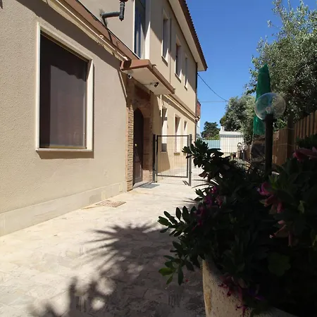 Acquacorrente Rooms - a due passi dal mare-2