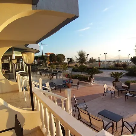 Hotel Ideal-3