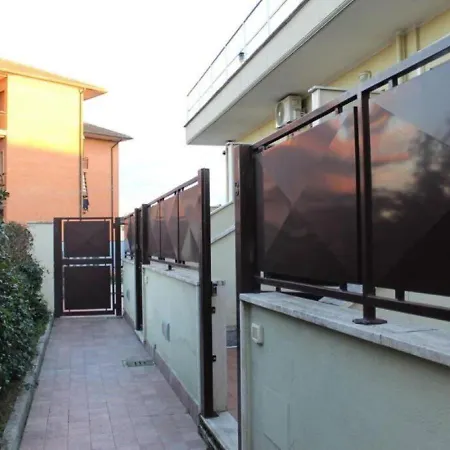 Casa indipendente fronte Metro C-2