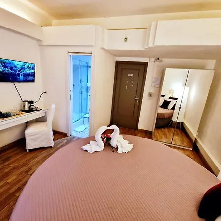 Appia Avenue 639-3