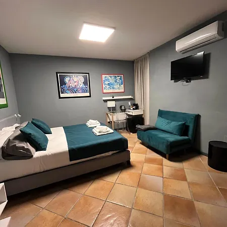 Naples Luxury Suites B&B-2