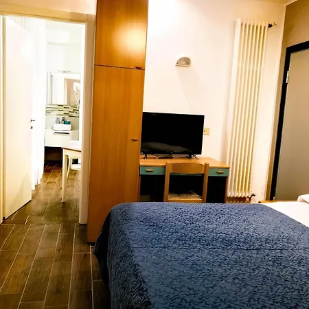 Hotel Iride Suite&Breakfast- ideale per famiglie e coppie-2