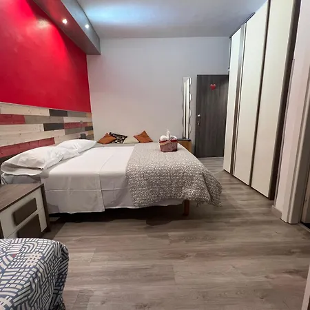 Whatshouse Roma-2