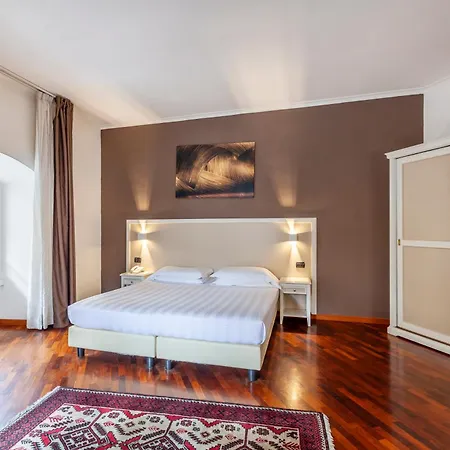 Inn Rome Rooms & Suites-2