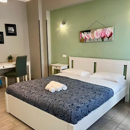 Pretty Tiburtina Room-3